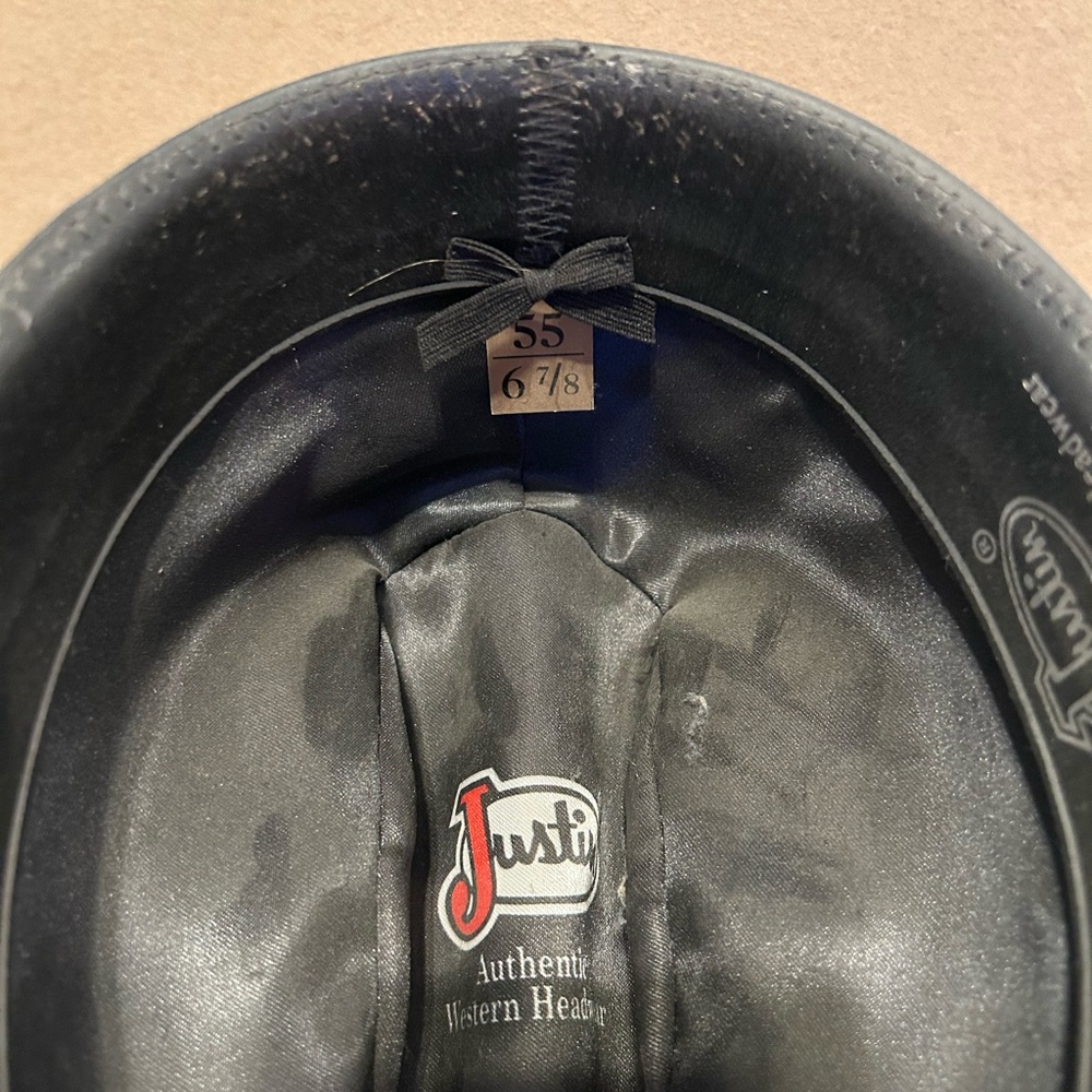 Justin Boots Western Hat - Brown Exterior with Black Interior. 6 7/8